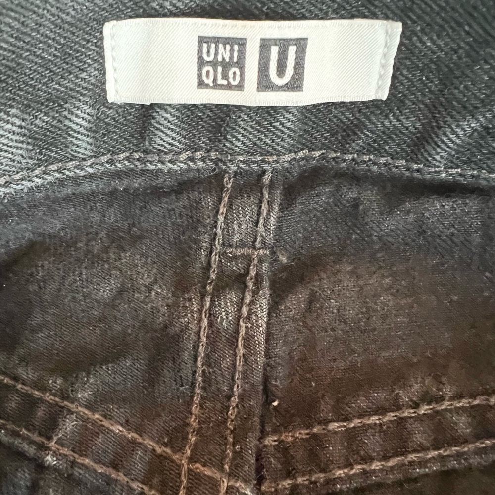 UNIQLO UNISEX CLASSIC BLACK JEANS CAPSULE WARDROBE CLOSET STAPLE PREP PREPPY EUC - Picture 9 of 12